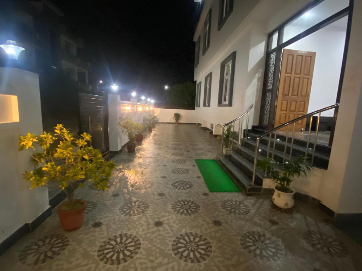 Shivalik Residency - Hotel & Banquet Hall Bara Banki Exterior photo